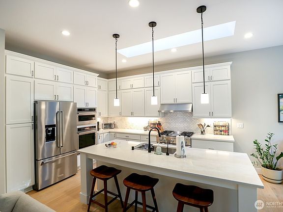 3rd image of 1375 Bandera Avenue SE