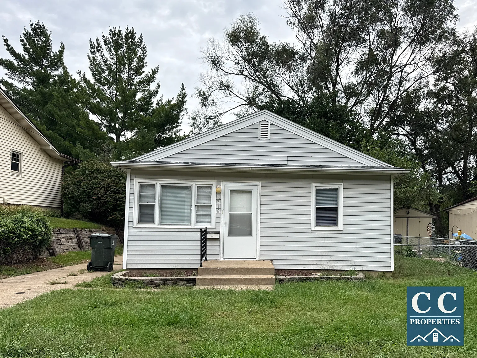 3 bed, $1,400 — Photo 1