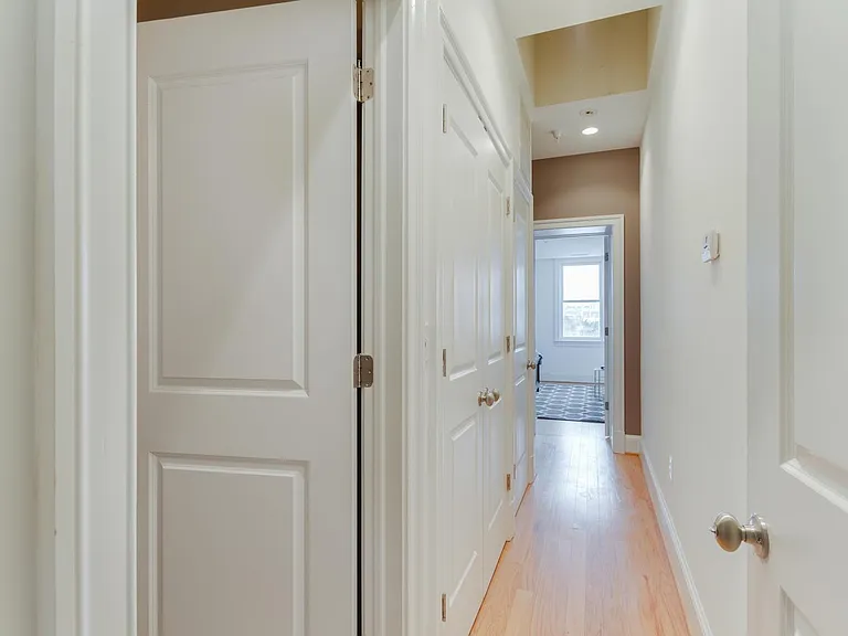 1230 4th St NW #2 — Photo 15