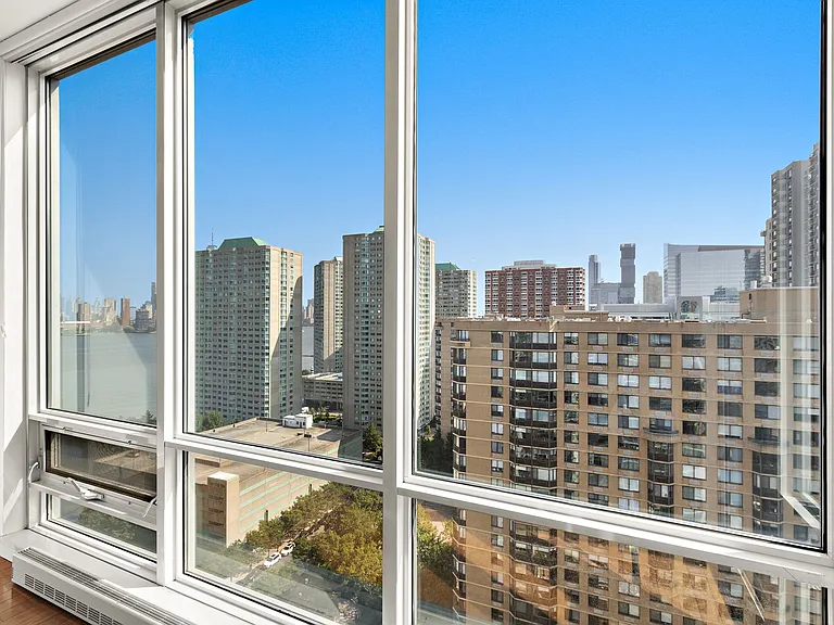 20 Newport Pkwy #2303 — Photo 4