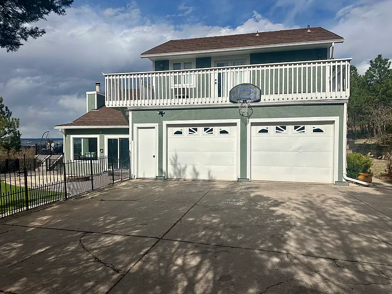 1020 Point Of The Pines Dr — Photo 2