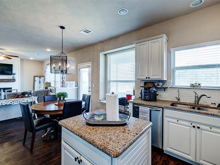 5901 Scenic Lake Dr — Photo 17