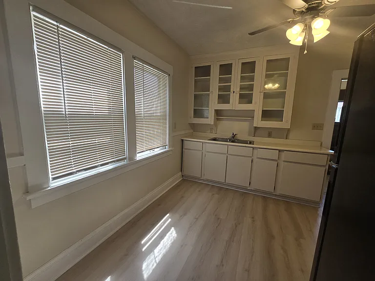 1312 Lakeland Ave — Photo 3
