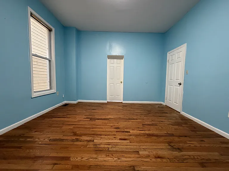 192-194 Littleton Ave #1A — Photo 2