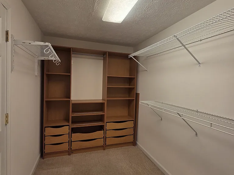 4585 Brook Farms Ct — Photo 12