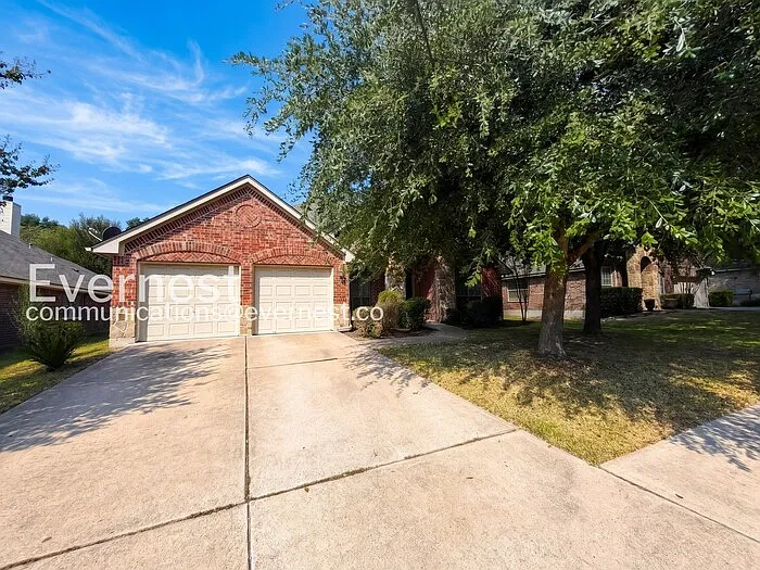 4 bed, 2.0 bath, 2412 sqft, $2,725 — Photo 1