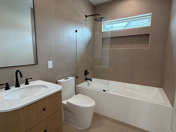 3rd image of 1345 W 67th St #1