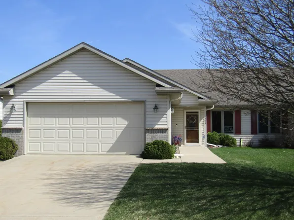 104 Sandstone Dr NW, Eyota, MN 55934