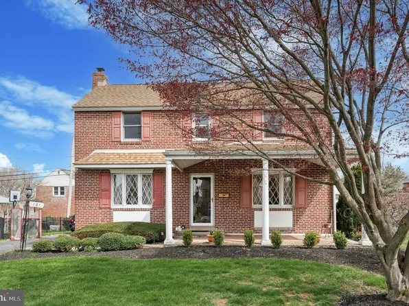 131 Colonial Park Dr, Springfield, PA 19064