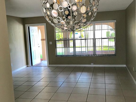 3rd image of 550 NE Solida Cir