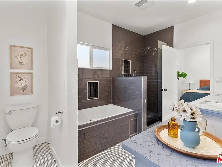 5152 Hartwick St — Photo 29
