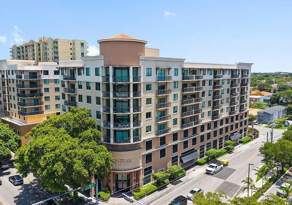 3590 Coral Way #502