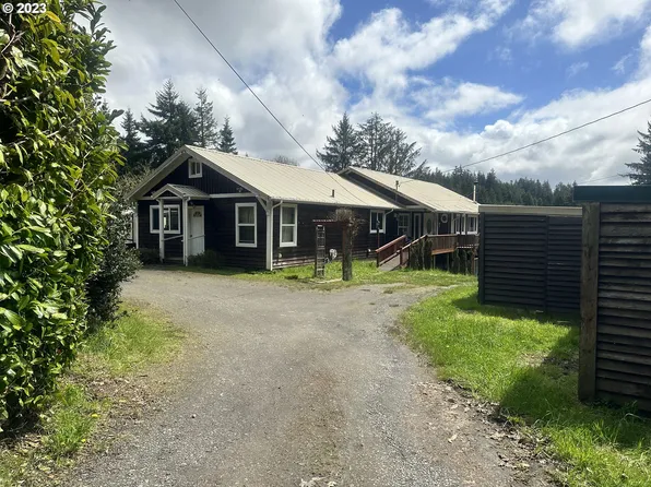 67714 N Bay Rd, North Bend, OR 97459