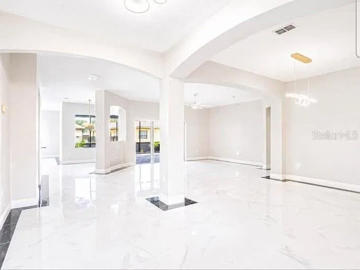 4 bed, 3.5 bath, 3586 sqft, $2,995 — Photo 4