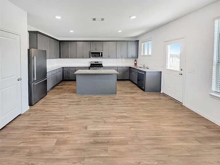 1328 Ventura Creek Dr — Photo 10