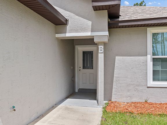 3rd image of 8 Regina Ln #B