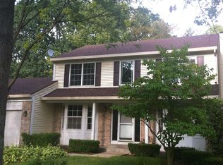 8541 Cedar St, Fox Lake, IL 60020