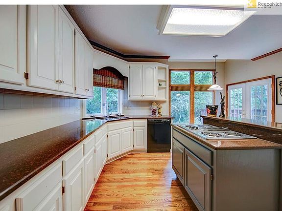 4th image of 8502 W 153rd St