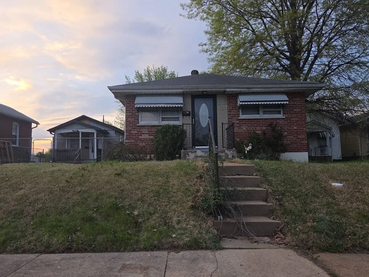 6208 Tilden Ave photo 1
