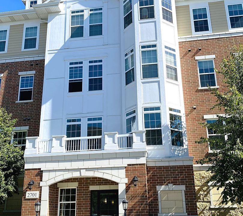 1st image of 2701 Commons Dr #303