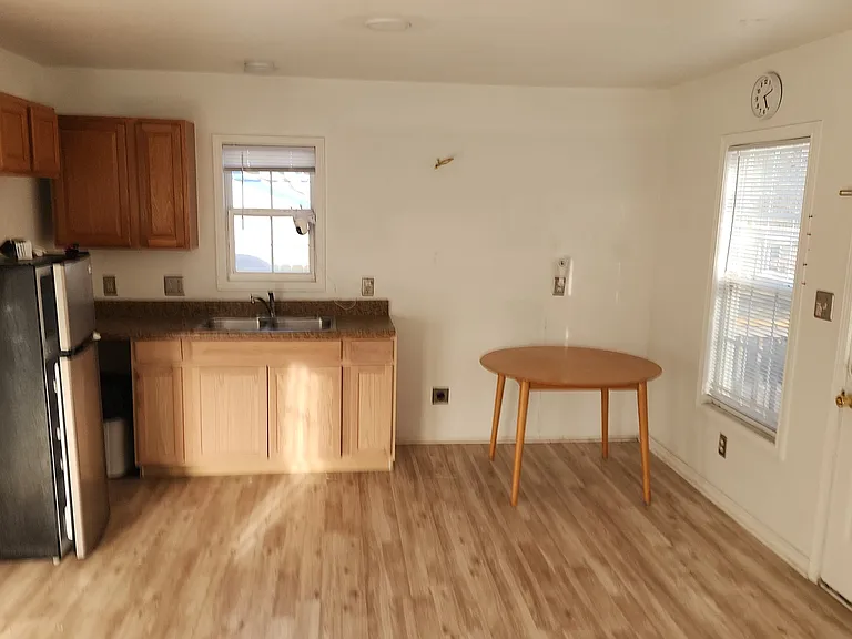 832 W Eagle St #A — Photo 5