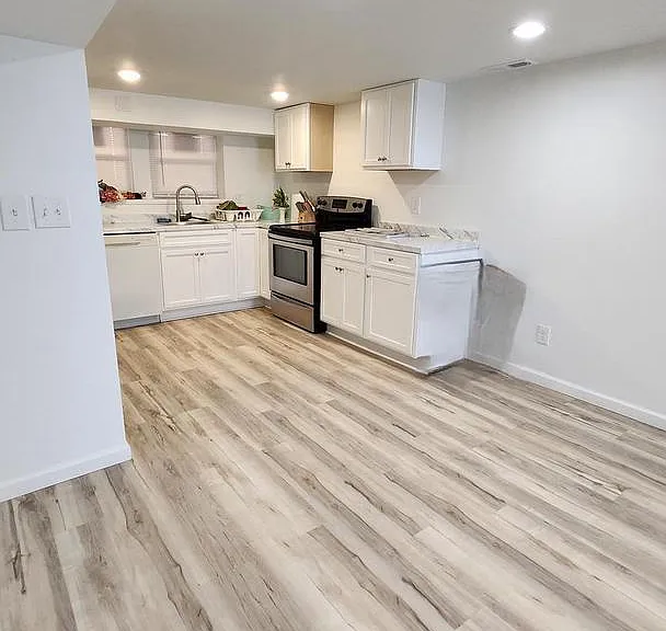 417 Irving St NW — Photo 17
