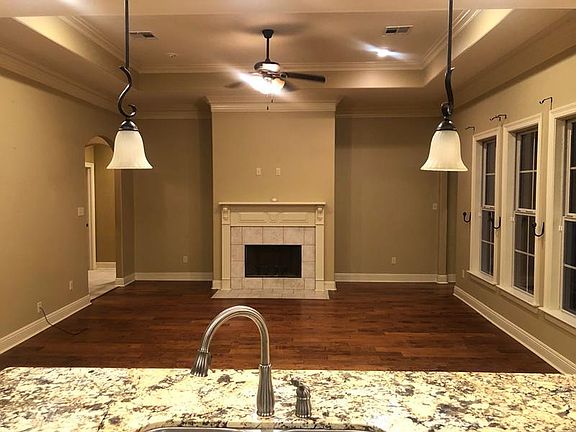 2nd image of 213 Zoie Dr