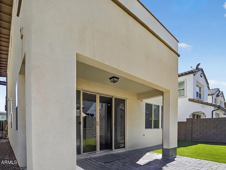 2350 W Gloria Ln — Photo 43