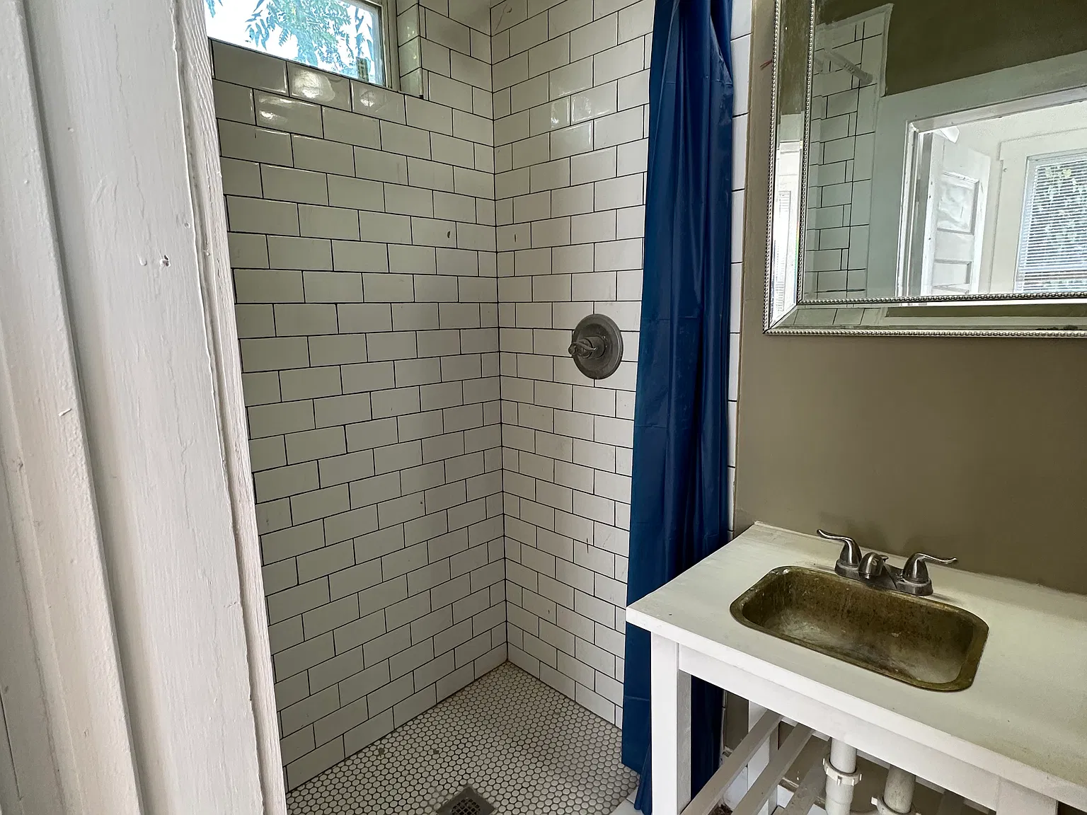 2246 E Houston St — Photo 3