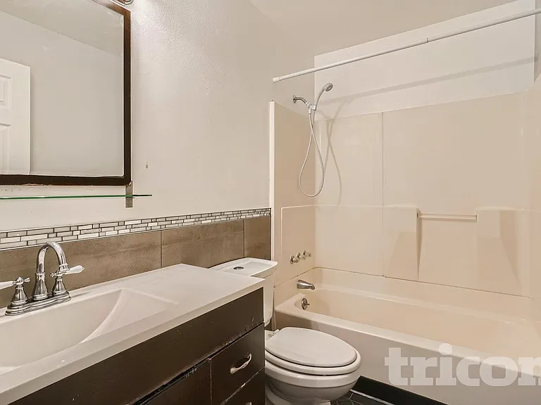 1721 S Genoa Way — Photo 8