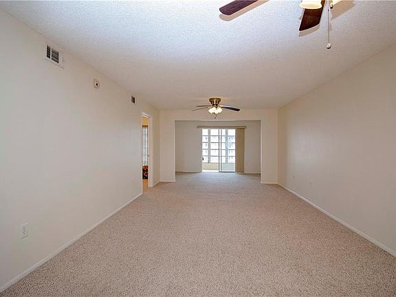 5th image of 4179 Heron Way #E401