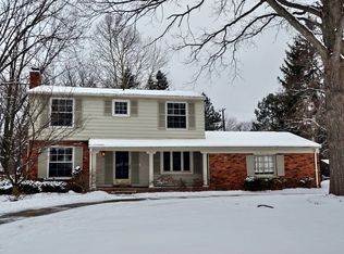 3559 Eastbourne Dr, Troy, MI 48084