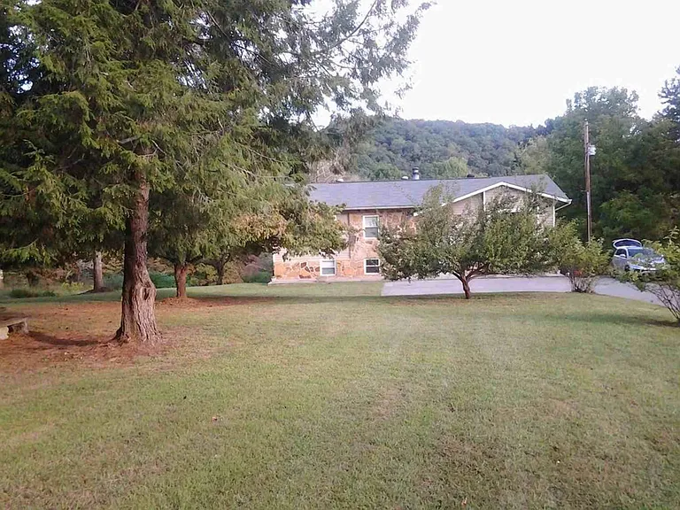 121 Old Centers Ferry Rd — Photo 8