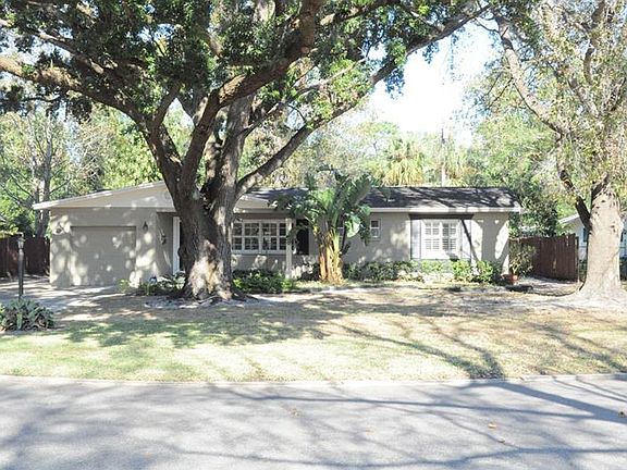 2nd image of 2225 Loch Lomond Dr