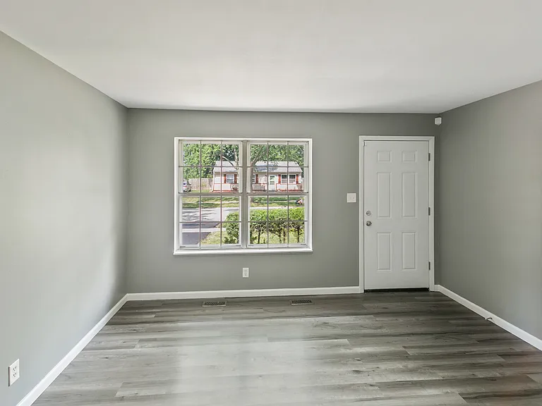 16 Galewood Dr — Photo 8