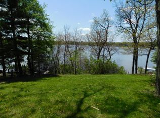 385 Holiday Dr, Somonauk, IL 60552
