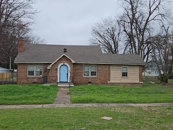 306 W 4th St, Portageville, MO 63873
