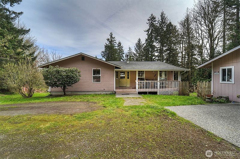 3rd image of 31481 Night Owl Avenue NE