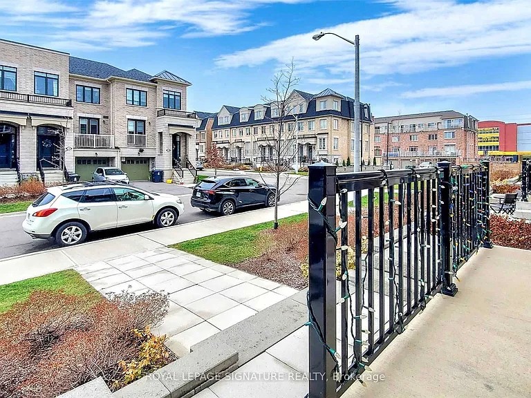 33 Edward Horton Cres — Photo 2