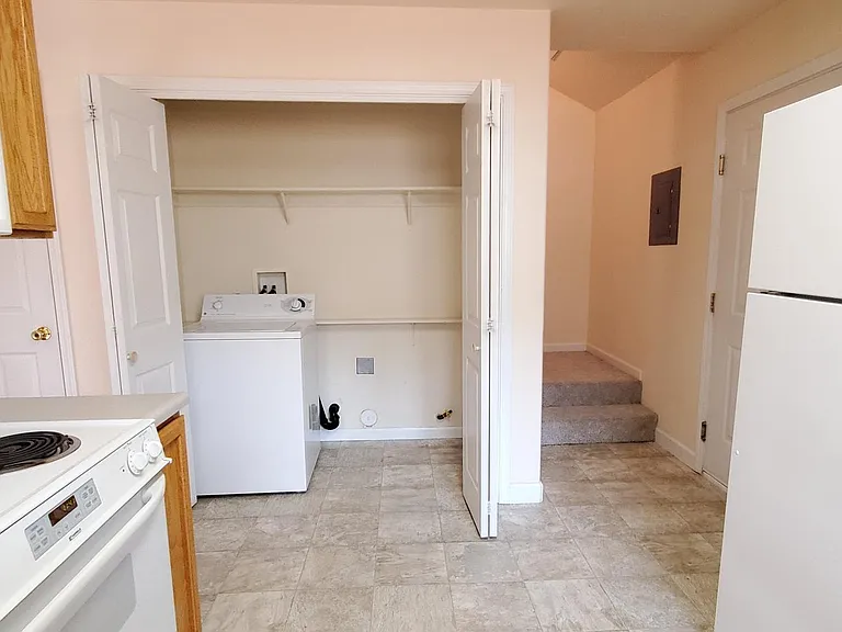 Kitchen/Laundry area