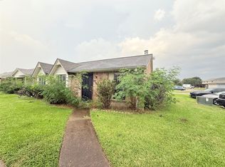 6387 S Briar Bayou Dr, Houston, TX 77072