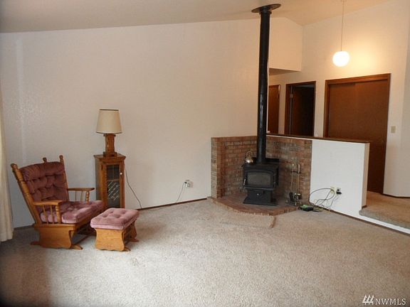 5th image of 14028 2nd Ave NW