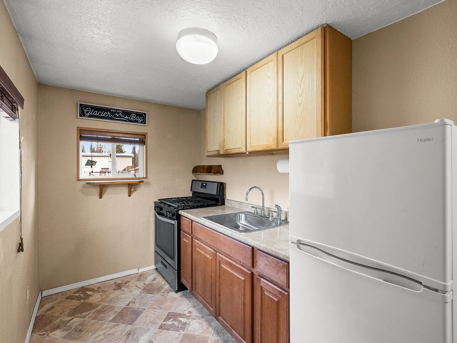 1633 Cottonwood Street - B — Photo 4