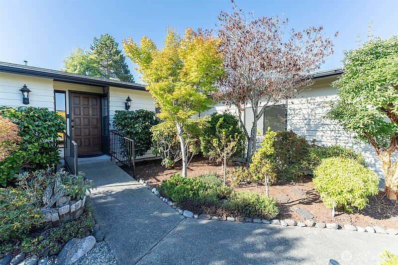 5th image of 1340 E 8th Street