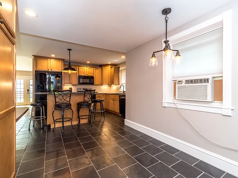2477 Walnut St — Photo 21