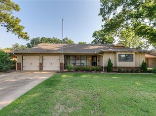 3017 Abbey Rd, The Village, OK 73120