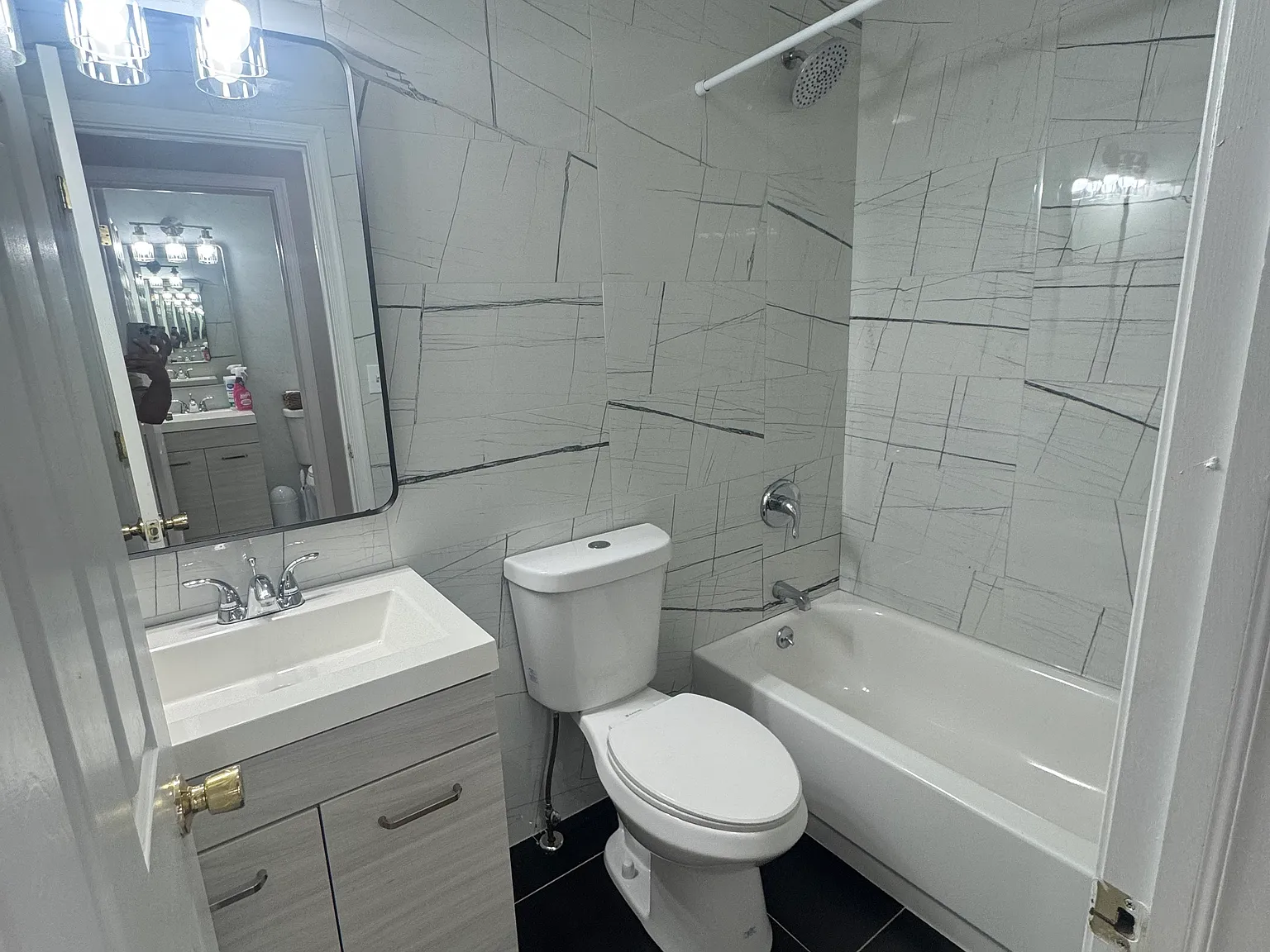 1 bed, 1600 sqft, $650 — Photo 4