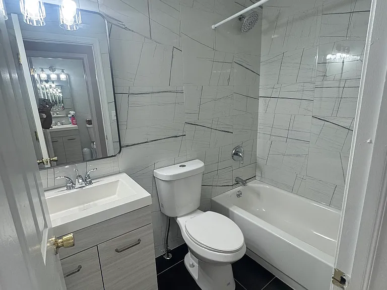 1621 W Oxford St #B — Photo 4