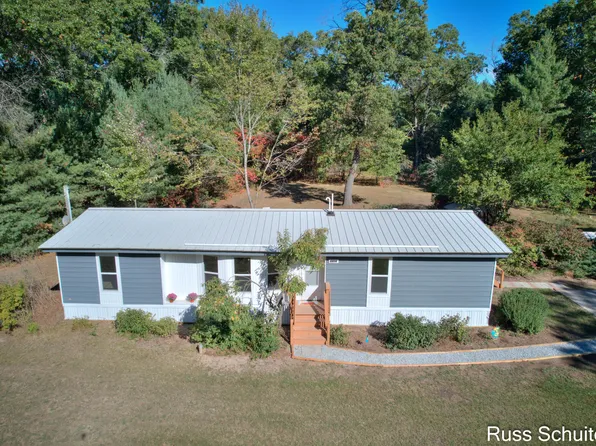 5416 Brunswick Rd, Holton, MI 49425