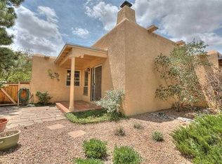 2813 Plaza Rojo, Santa Fe, NM 87507